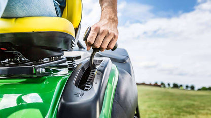 John Deere X167R Ride-on Lawnmower
